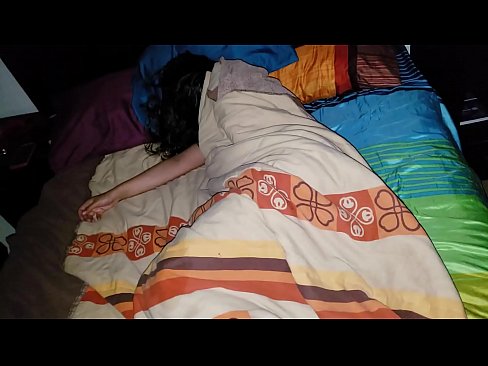 ❤️ 继子在年轻的继母睡觉时责骂她 ️❌ Porno vk❌❤