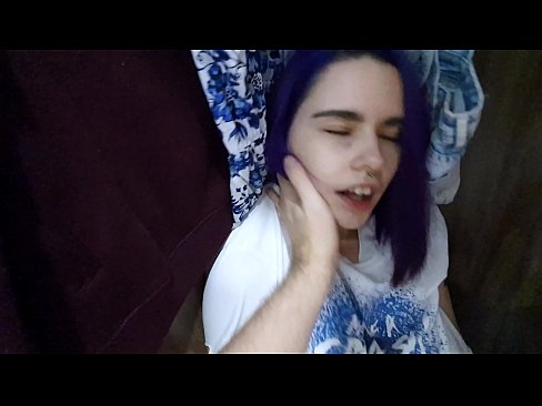 ❤️ 在衣柜里发现我的妹妹并帮助她射精 ️❌ Porno vk❌❤